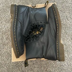Women’s Dr. Martens 1460 Pascal size 10